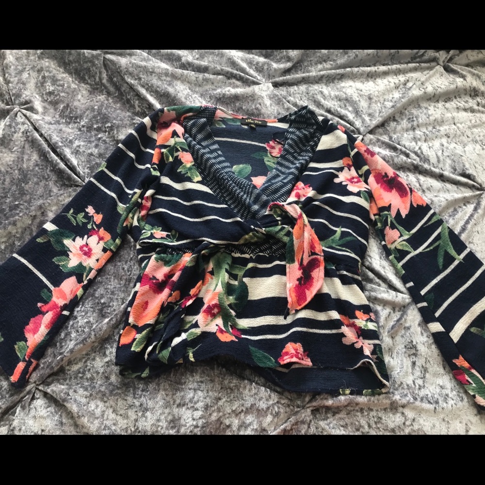 ✨FINAL PRICE DROP✨Melissa Paige Top Size S - Picture 1 of 7